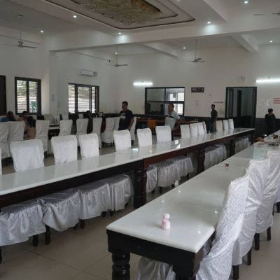 भोजनशाला दृश्य 2