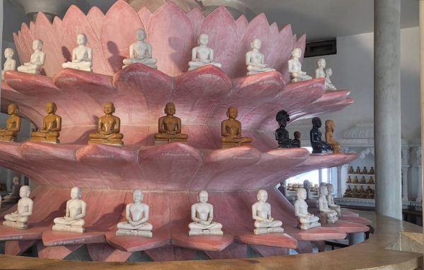 अयोध्या जैन तीर्थ मुख्य जिनालय